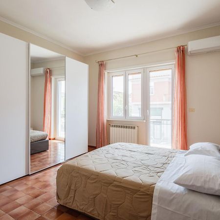 Casa Brando Apartment Santa Maria delle Mole Luaran gambar